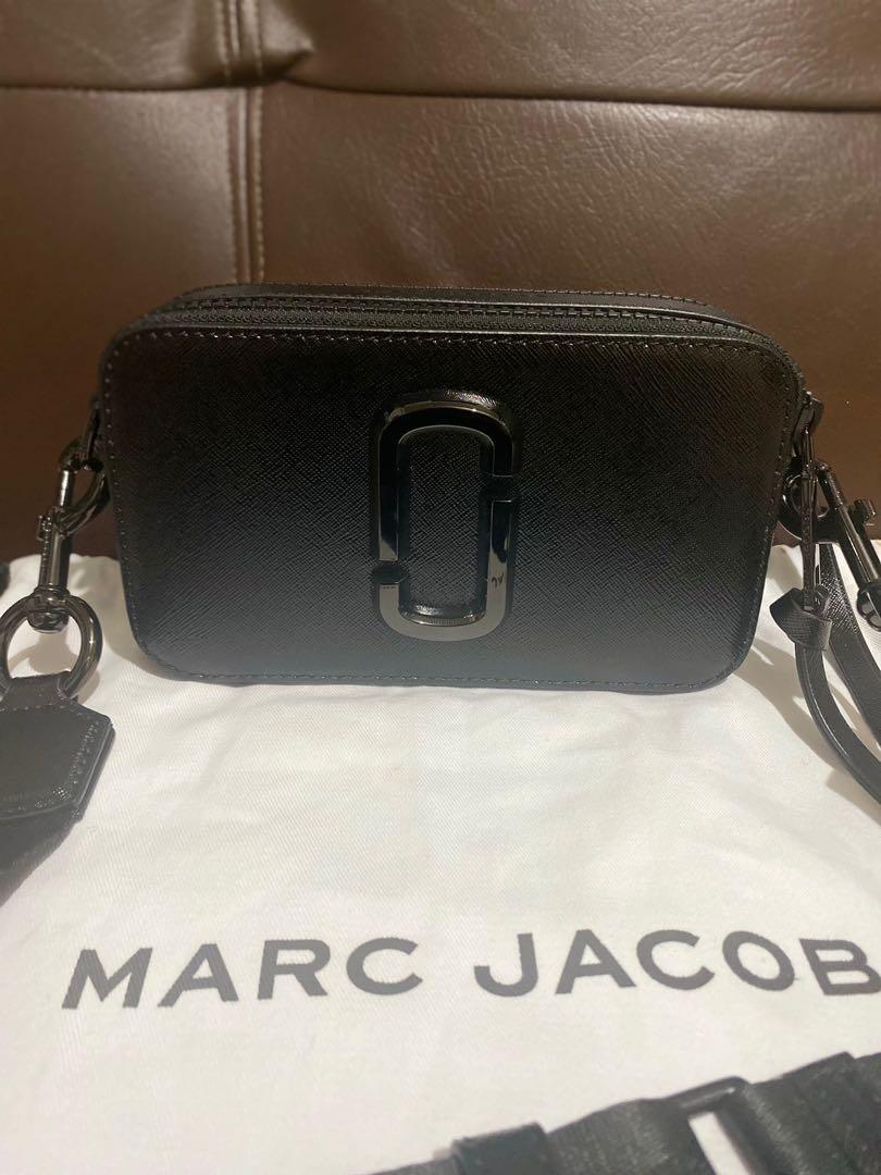 Marc Jacobs Snapshot all black, Luxury, Bags & Wallets on Carousell