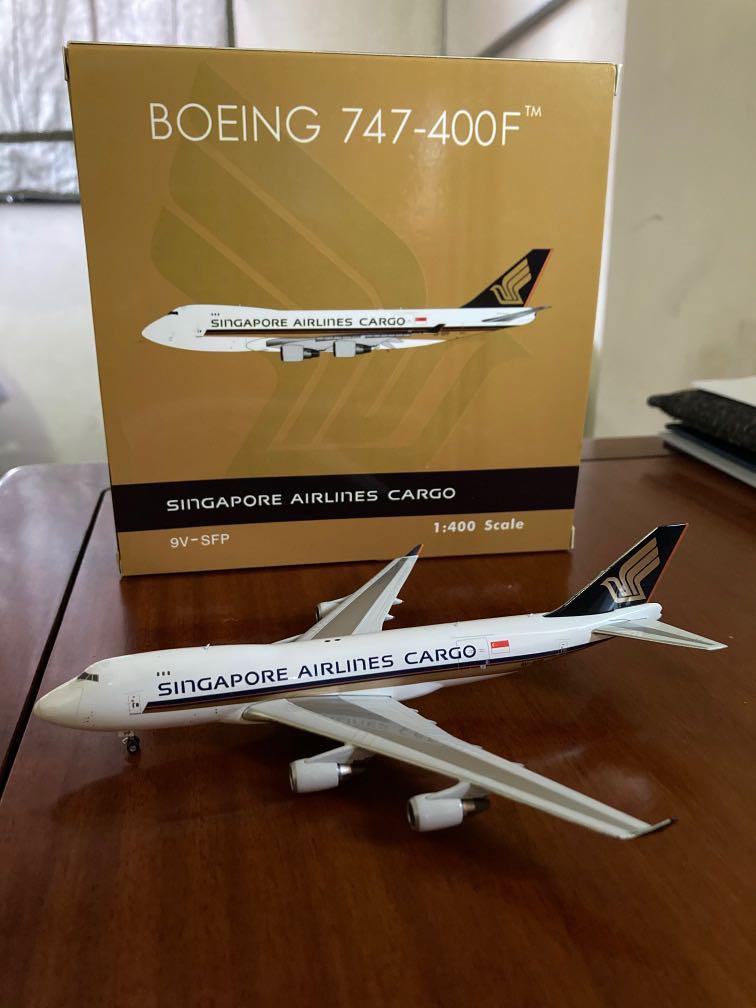 Singapore Airlines Cargo Boeing 747-400F 1:400 Phoenix Model 