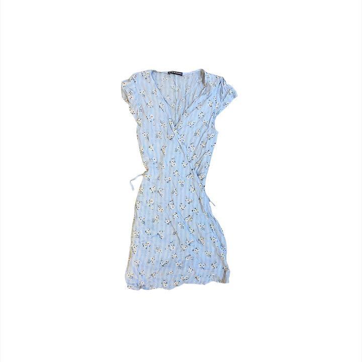 Brandy Melville, Dresses, Brandy Melville Light Blue Daisy Floral Print  Robbie Wrap Mini Dress