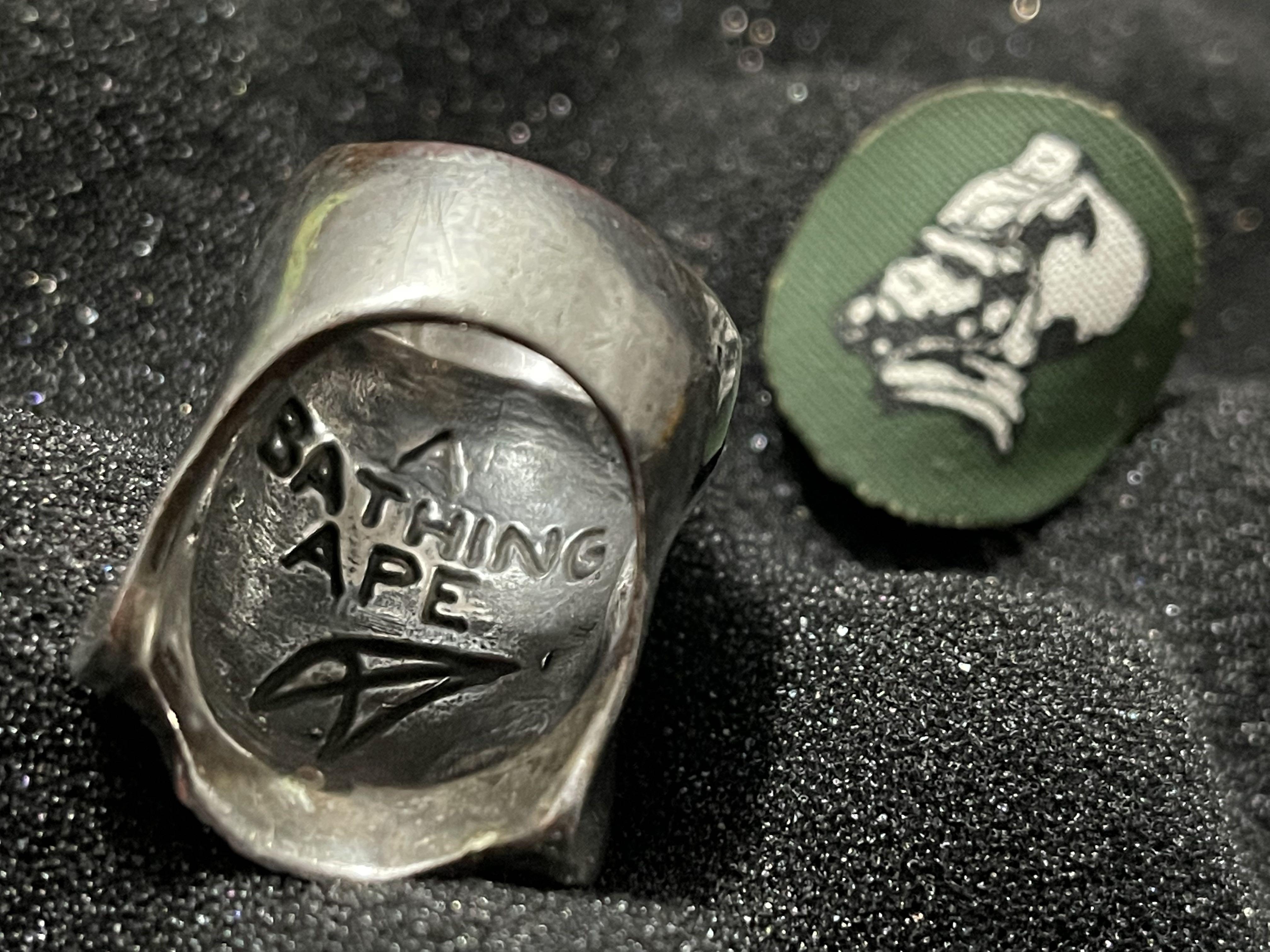 A BATHING APE X CRAZY PIG RING, 名牌, 飾物及配件- Carousell