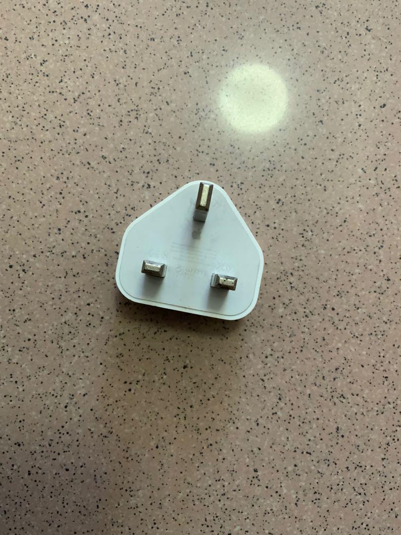Apple Adaptor (Category: Chargers & Cables) located in Paranaque City. Submitted by gonie (Listing ID 1140908650, Image 2). Description: .