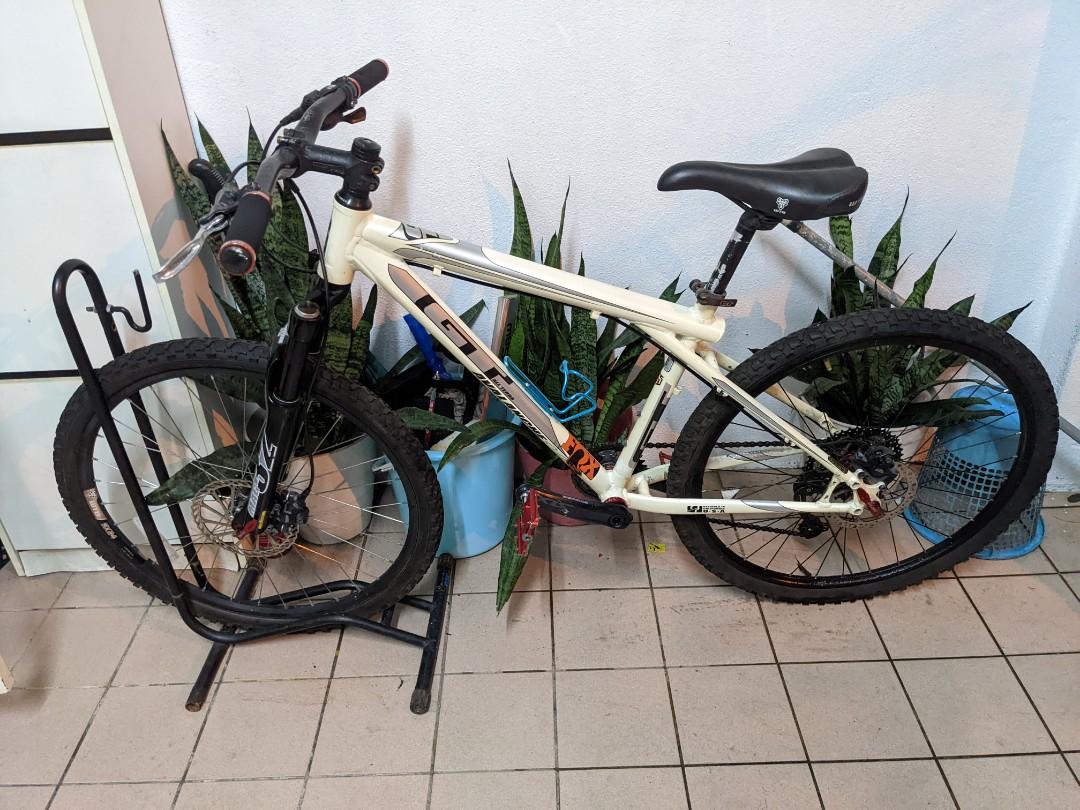 Basikal MTB GT avalanche 1.0 Size S Sports Equipment Bicycles