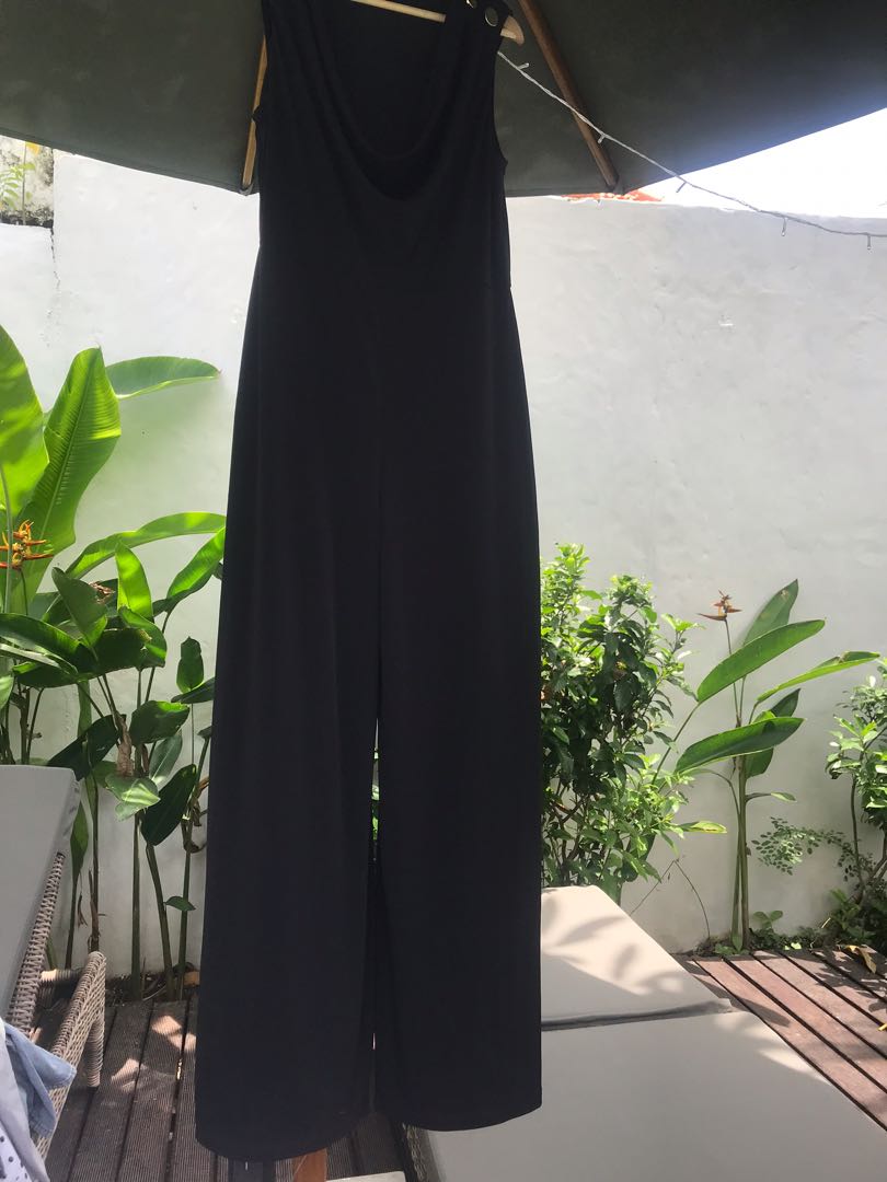 Black Jumpsuit Fesyen Wanita Pakaian Wanita Jumpsuits Di Carousell