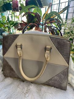 (Category: ) located in . Submitted by SalePreloved (Listing ID 1140887466, Image 1). Description: .