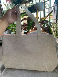 (Category: ) located in . Submitted by SalePreloved (Listing ID 1140870210, Image 1). Description: .