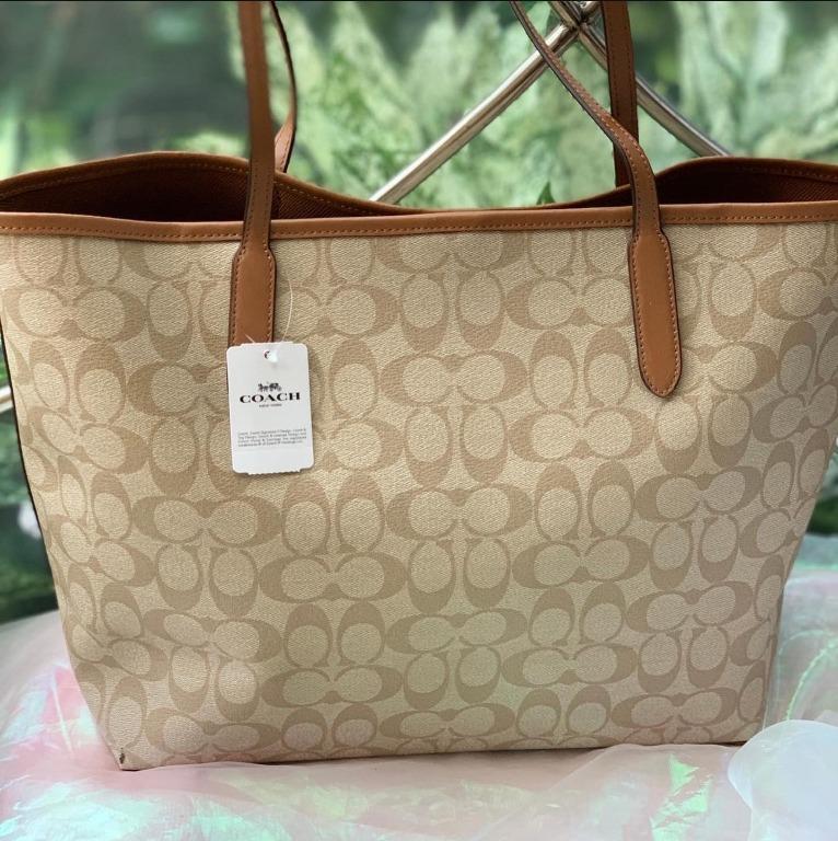 COACH Restored Field Tote 22 In Signature Canvas With Heart Print