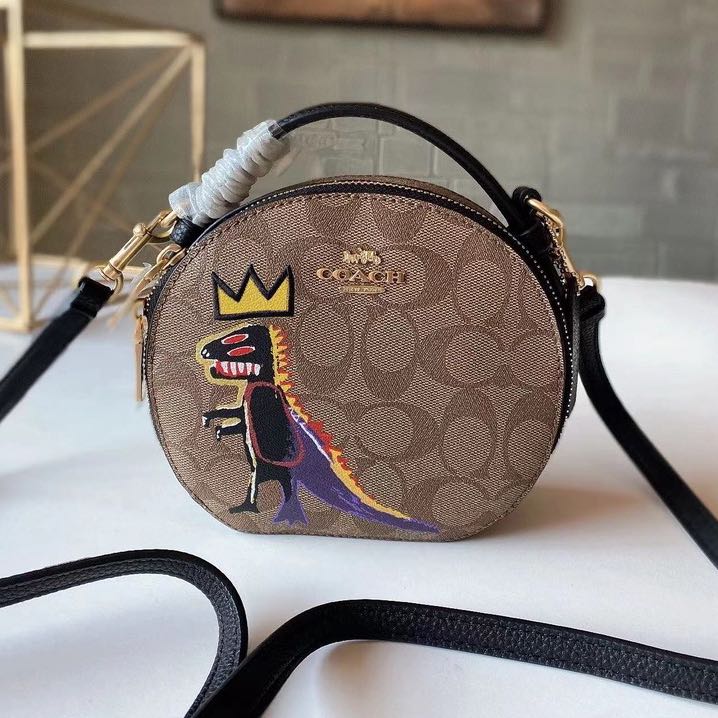 Coach Canteen Round Crossbody Bag, Women's Fashion, Bags & Wallets