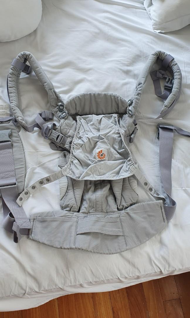 Ergo baby 360 carrier like new!, Babies & Kids, Going Out, Carriers