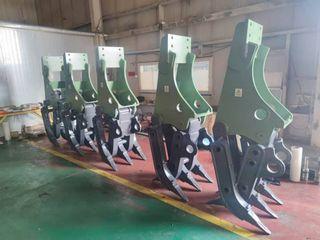 FOR SALE: Hydraulic and Mechanical Rock Grapple for Excavator