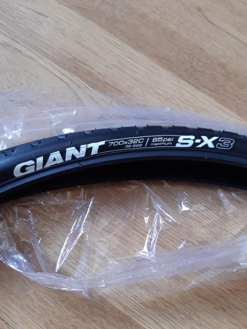 Giant hotsell 700x32c tire