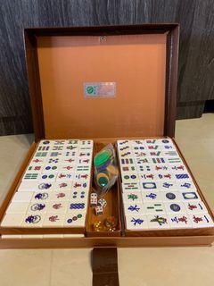 Gold Mahjong Set
