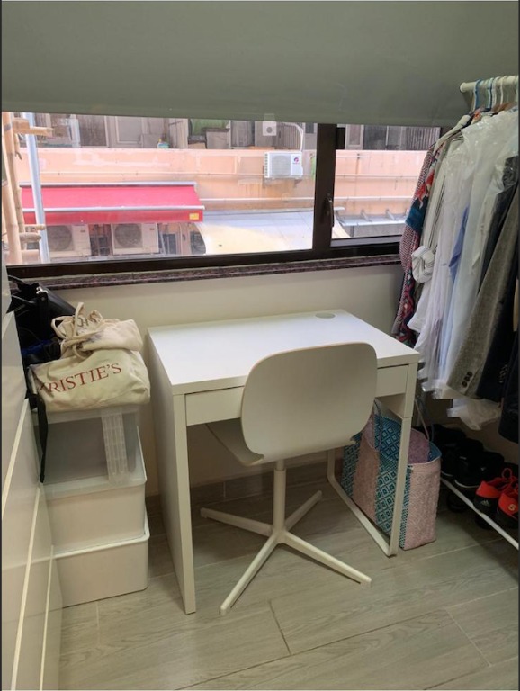 Ikea small desk & chair, 傢俬＆家居, 傢俬, 桌子 Carousell