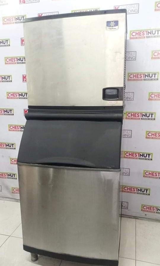 Manitowoc Ice Maker Machine (Category: Refrigerators and Freezers) located in Makati City. Submitted by budgetappliance (Listing ID 1140905272, Image 1). Description: Manitowoc Ice Maker Machine Built-in Condenser Ready to use! Plug and play Capacity: 400 KG/ 24 Hours Model: IY0906A-261B Serial Number: 310392271 Voltage: 208-230V Frequency: 60Hz Amperage: 12.2A Good condition With 30days warranty For inquiries pls text or call 09058994523.