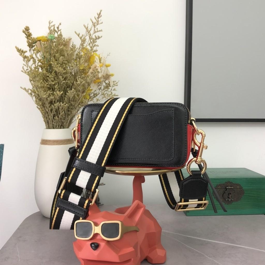 Authentic Marc Jacobs Snapshot Bag with Dust Bag and Authenticity Card,  Women's Fashion, Bags & Wallets, Cross-body Bags on Carousell