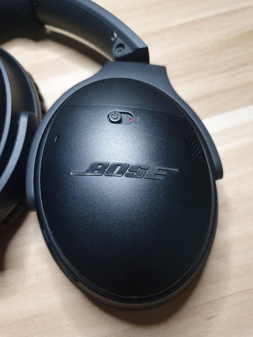 Original BOSE QC 35 (Category: Headphones & Headsets) located in Cainta. Submitted by micsilog (Listing ID 1140855948, Image 2). Description: Original Price: Php 24,000 Wireless/Wired Bluetooth Headphones OS Compatibility: Android, iOS Call/Music Control With Hard Case LxWXH: 5.12"x5.71"x3.15" Issues: Worn headband. Other than that, all components are working fine..
