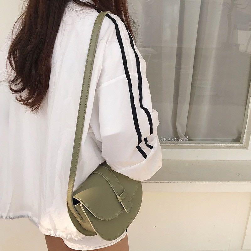 CD classic color sling bag, Women's Fashion, Bags & Wallets, Cross-body  Bags on Carousell