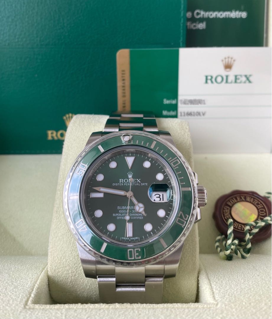 Rolex Submariner 116610 LV | WatchShopping.com