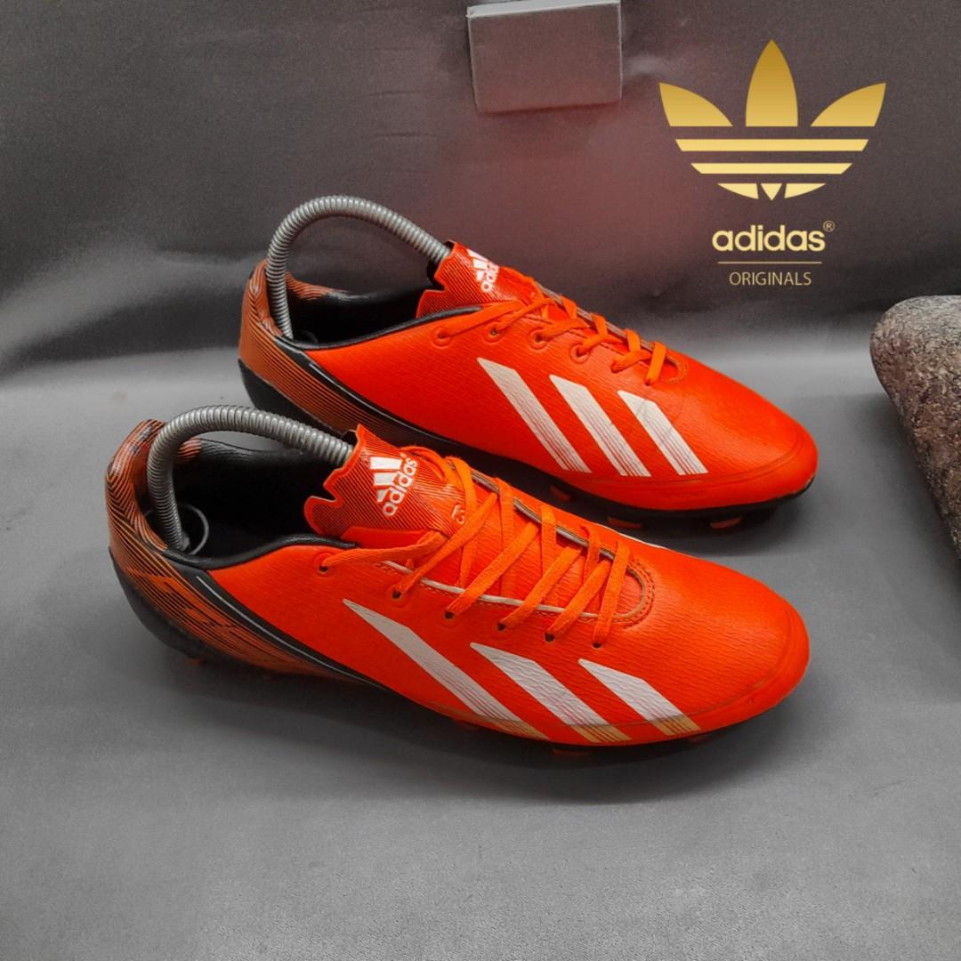 Sepatu bola adidas top f30