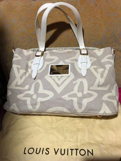 （分類：）位於 。 由 secondhand743 提交（商品編號 1141015111，圖片 1）。簡介： 。