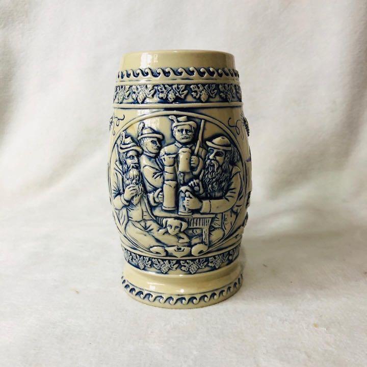Unique White Beerstein Mugs (Category: Coffee & Tea Tableware) located in Caloocan City. Submitted by yorstreasure (Listing ID 1140880975, Image 1). Description: Unique White Beerstein Mugs Specifics: Preloved in excellent vintage condition. Price: 1000 php .
