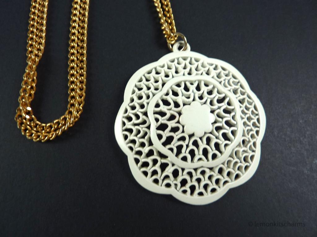 White on sale metal necklace