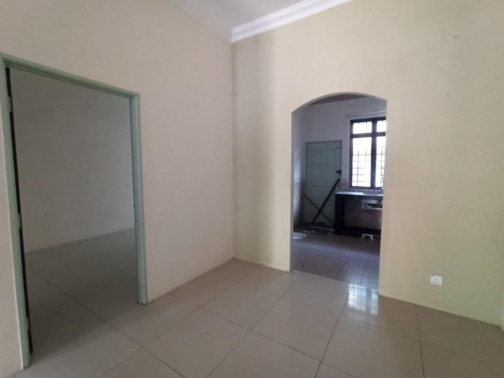 [WTS] FACING OPEN 2 Storey Perdana College Height, Manti, Property, For