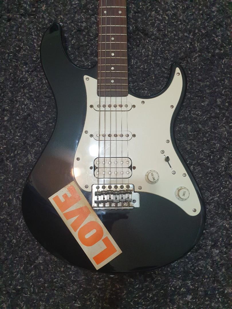 Yamaha electric guitar eg 112c (neg), Hobbies & Toys, Music & Media