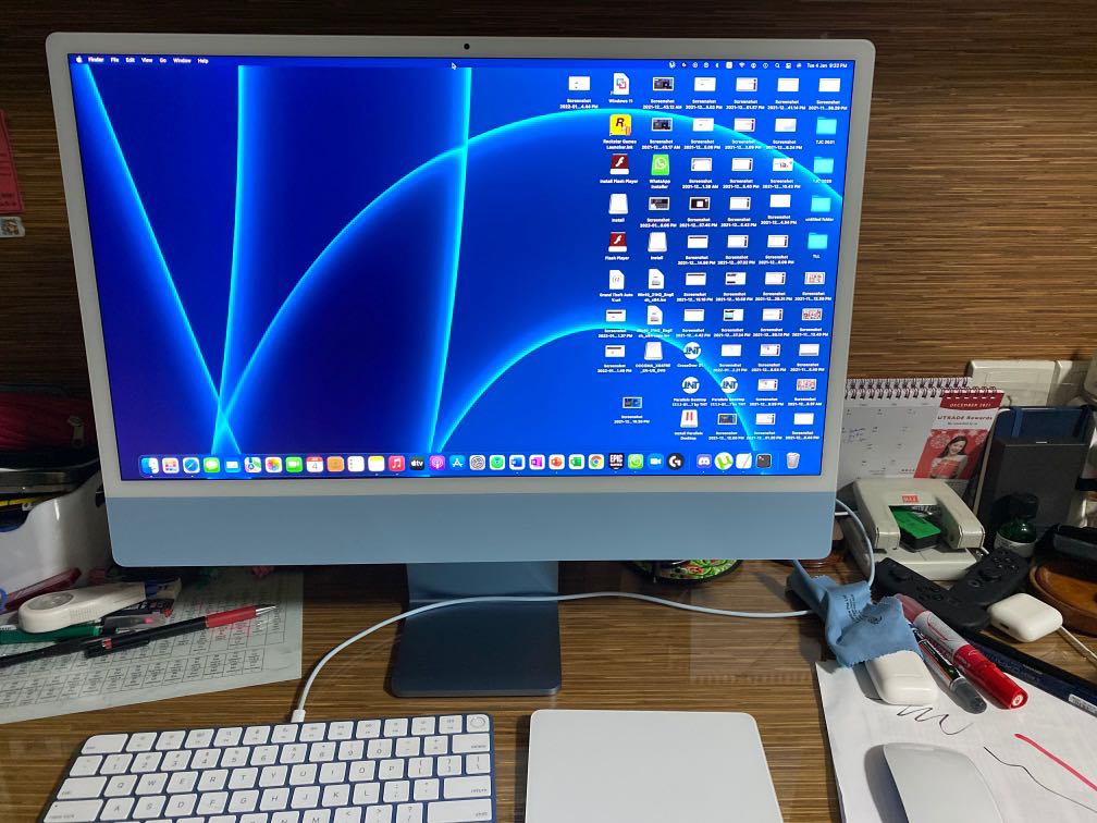 2021 M1 Blue iMac 24 inch 1tb ssd, 16gb ram, applecare+ until 13
