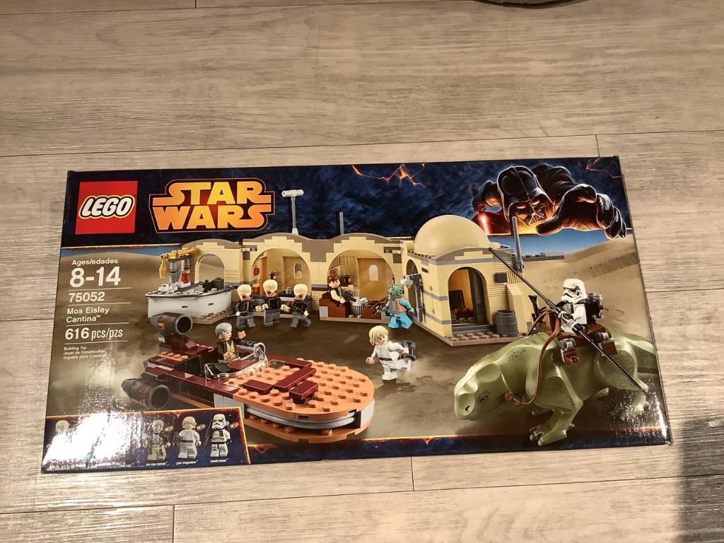 LEGO Star Wars 75052 Mos Eisley Cantina Building Toy (Discontinued by  Manufacturer)