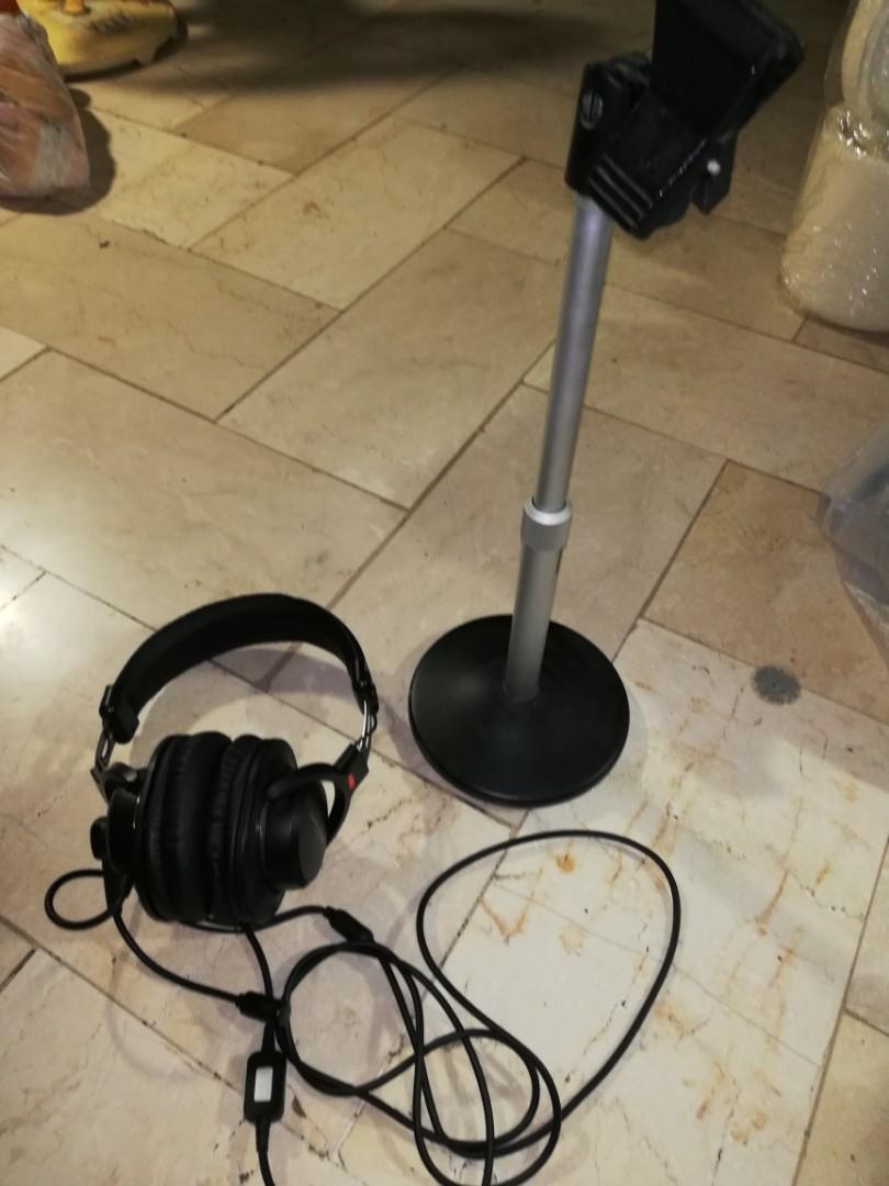 Audio technica headphones (Category: Headphones & Headsets) located in Paranaque City. Submitted by 4thestate.surplusan (Listing ID 1135436788, Image 1). Description: audio technica mic stand headphones model ath 770com loc fourth estate paranaque.