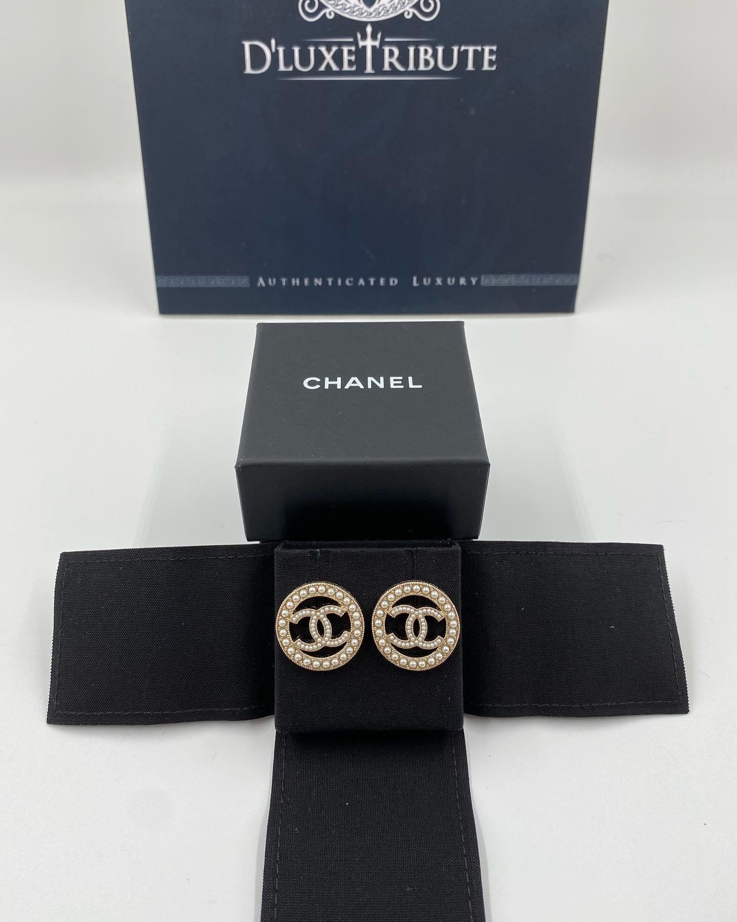 Chanel 20V CC Pearl Earrings