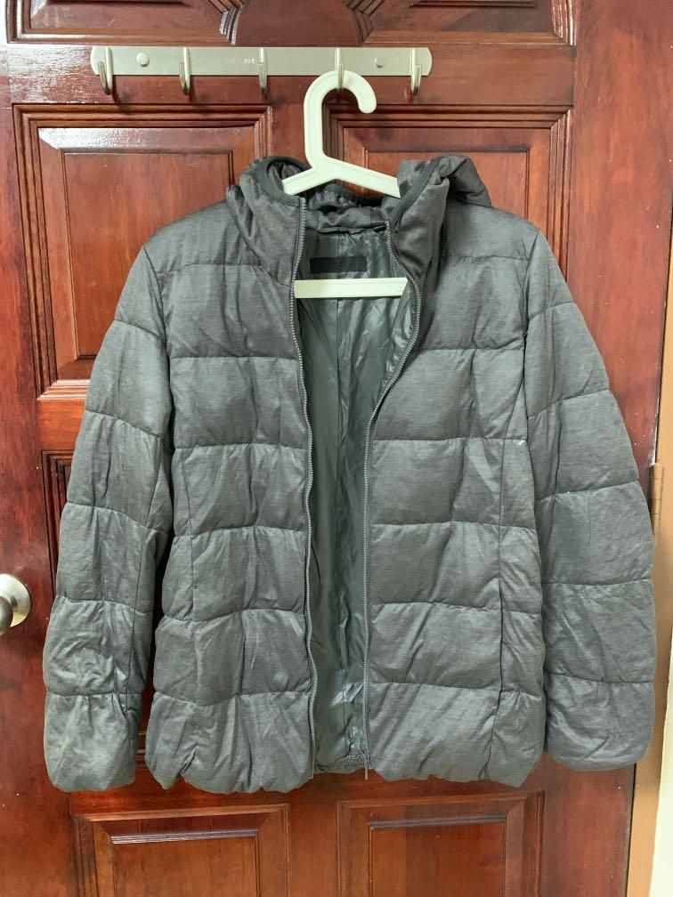 Down jacket with pockets and hoodie 