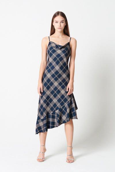 GG 5 Cowl Neck Dress in Checkered Print Women s Fashion Dresses