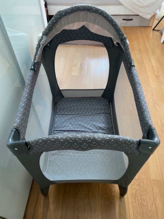 Graco petite 2025 travel cot