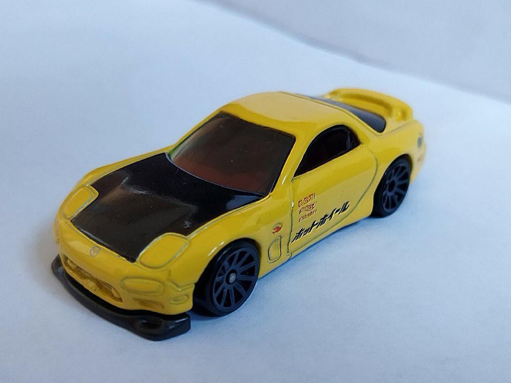 Hot Wheels 2018 Nightburnerz 95 Mazda RX 7 Yellow Loose