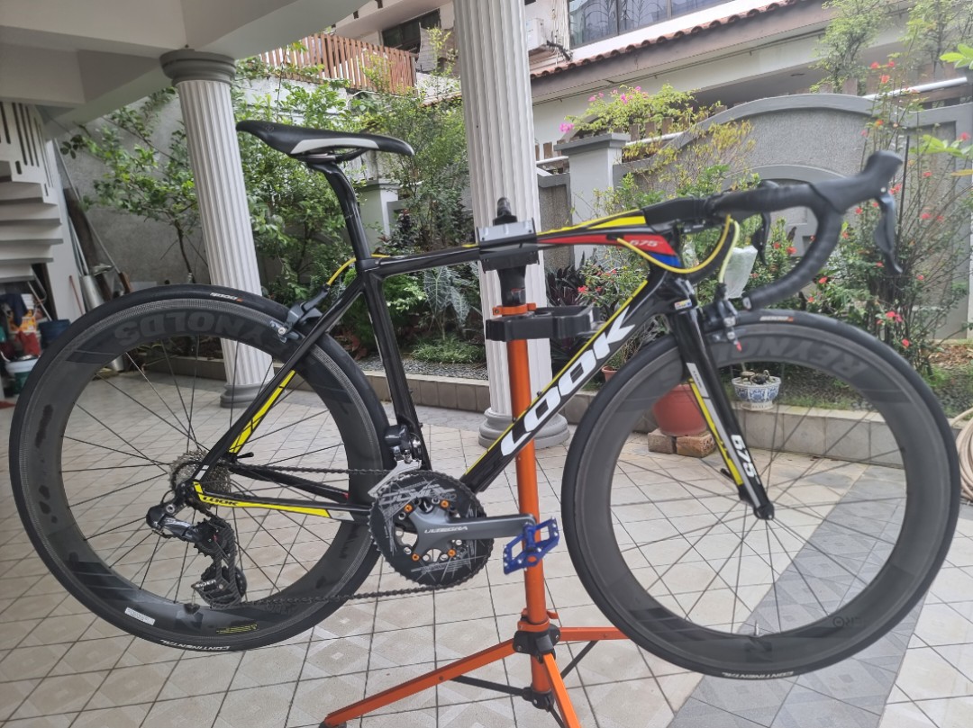 quanto costa la bicicletta da corsa look 675
