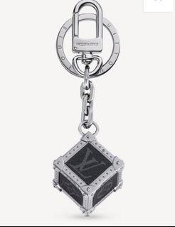NEW LOUIS VUITTON Vivienne XMAS Bag Charm Key Ring Holder Monogram Venice  M68652