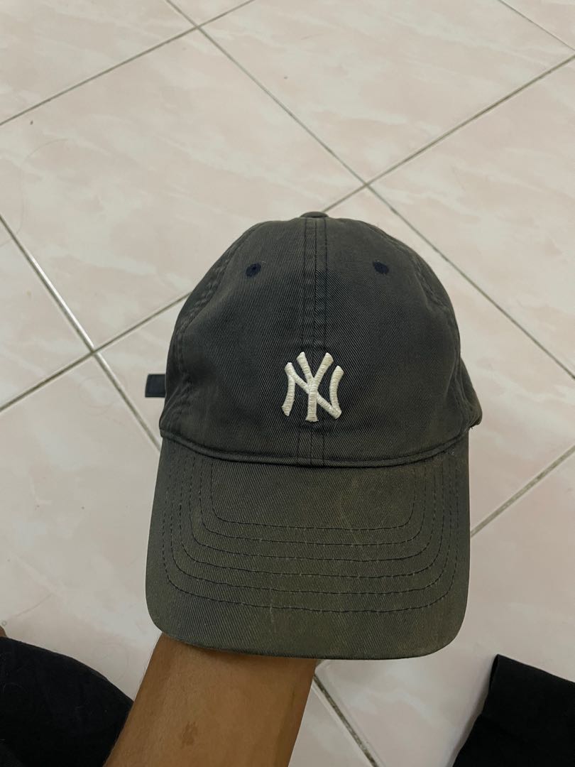 Yankees cap small logo 2025