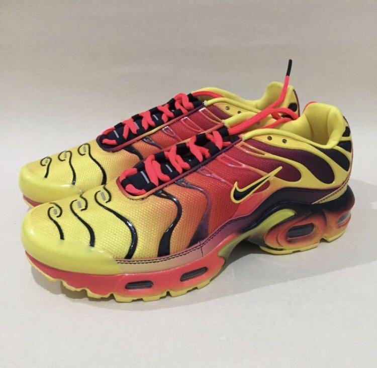 chrome nikes