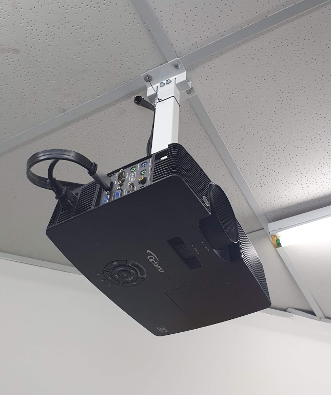 Optoma S312 DLP Projection Display Projector + Wall Mount, Computers