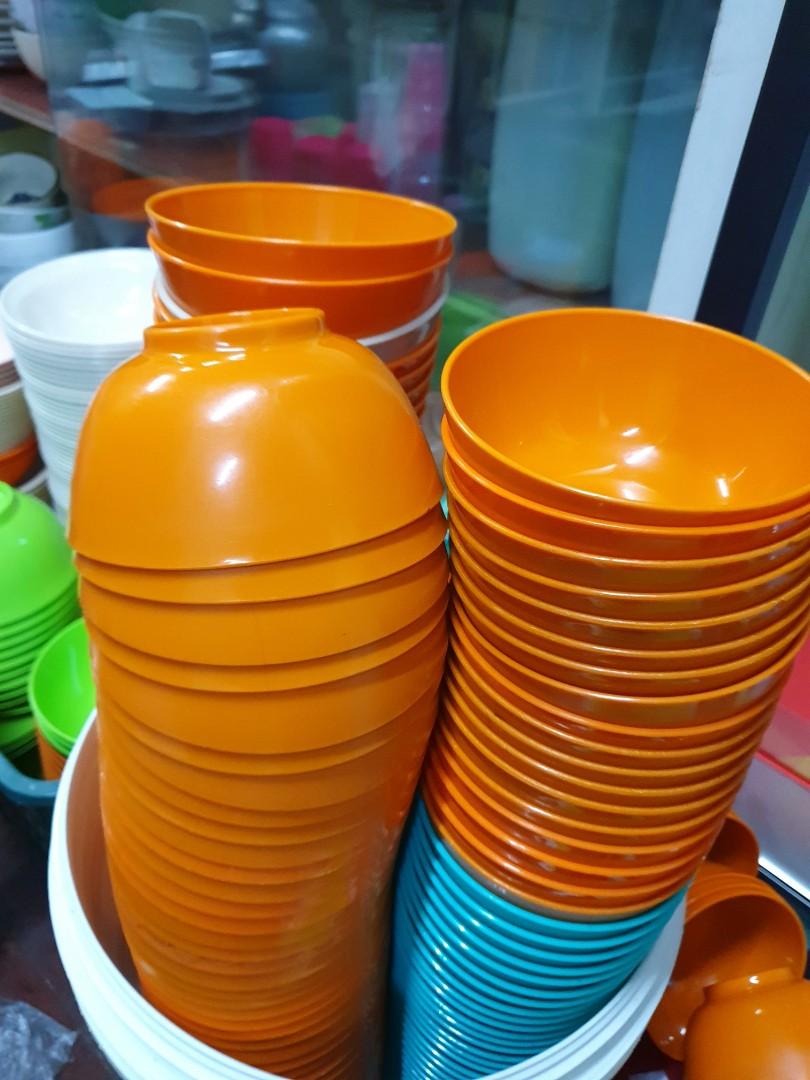Plastic bowls plates and cutlery, Furniture & Home Living, Kitchenware