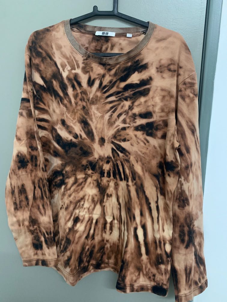 uniqlo tie dye shirt