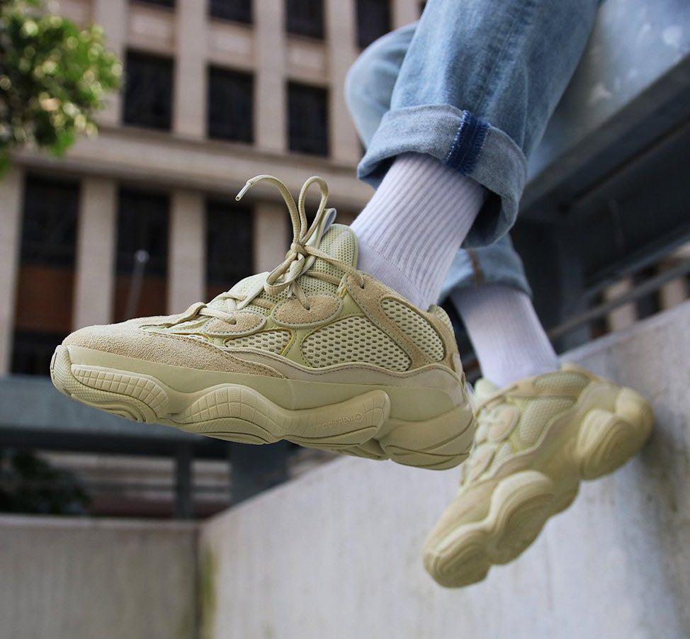 US8.5 Yellow Yeezy Boost 500 V2