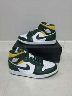 (Category: ) located in . Submitted by snkrheadz (Listing ID 1135420376, Image 1). Description: .