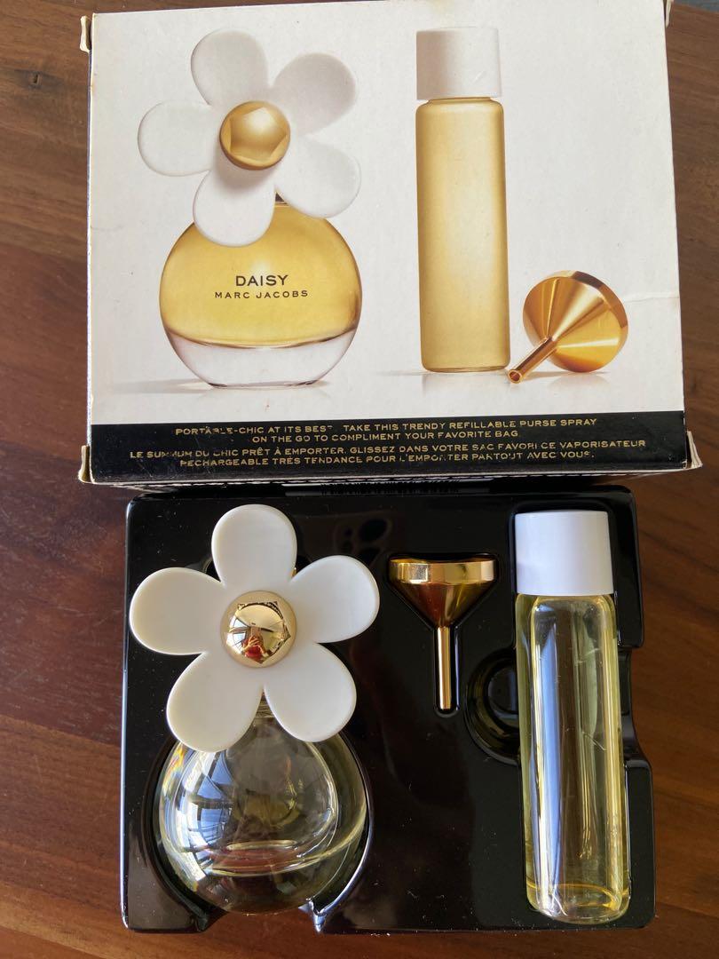 Marc jacobs daisy edt purse 2024 spray 20ml 15ml refill