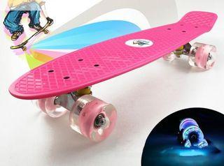 4 Wheels Skateboard LED Flash Light Kid Beginner Skate Board Scooter (Pink)