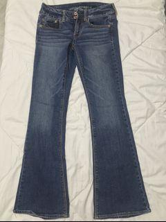 American Eagle 90s Flared Jeans