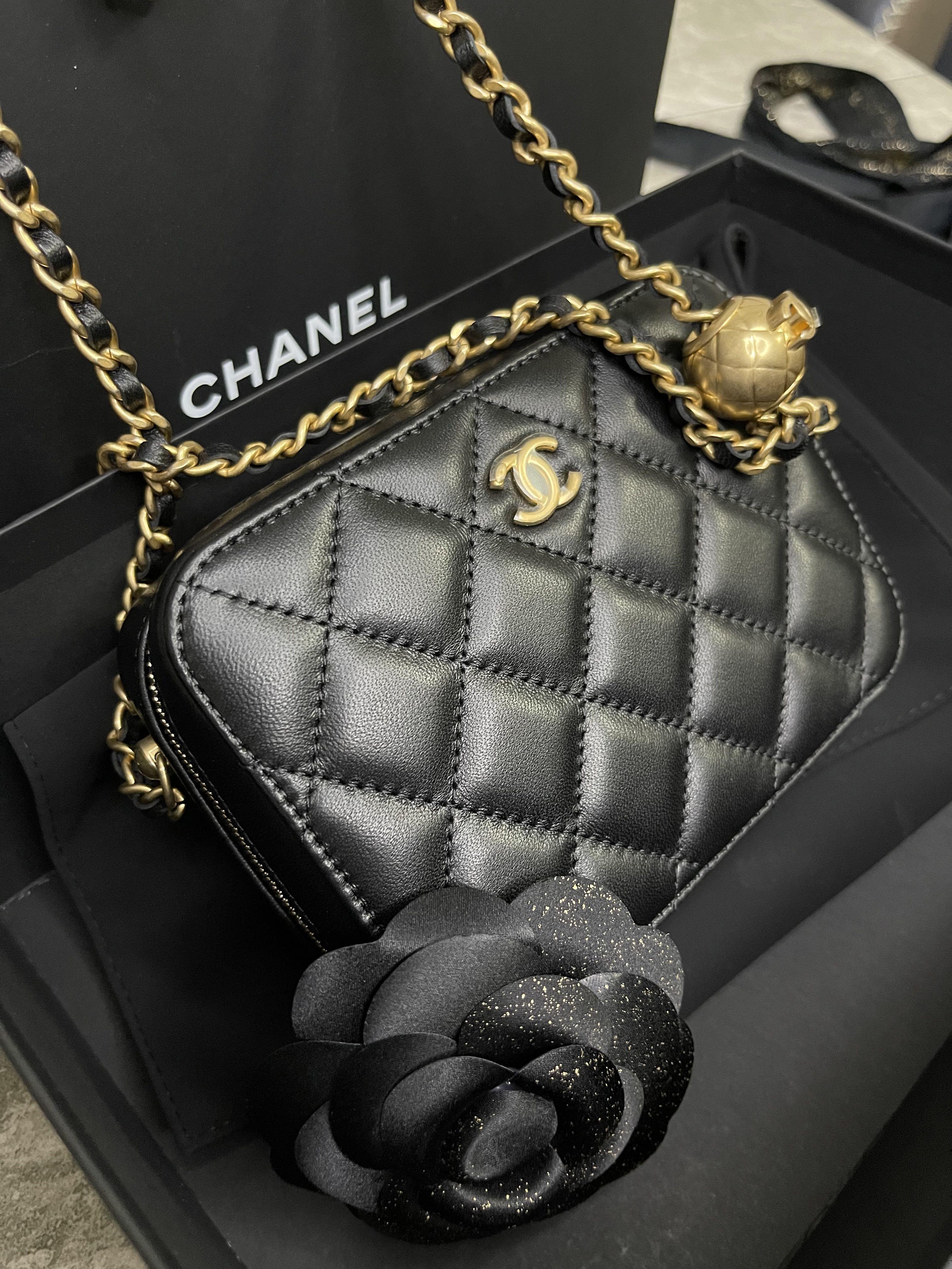 New in Box Authentic CHANEL Pearl Crush Camera Bag Handbag Lambskin Black  GHW