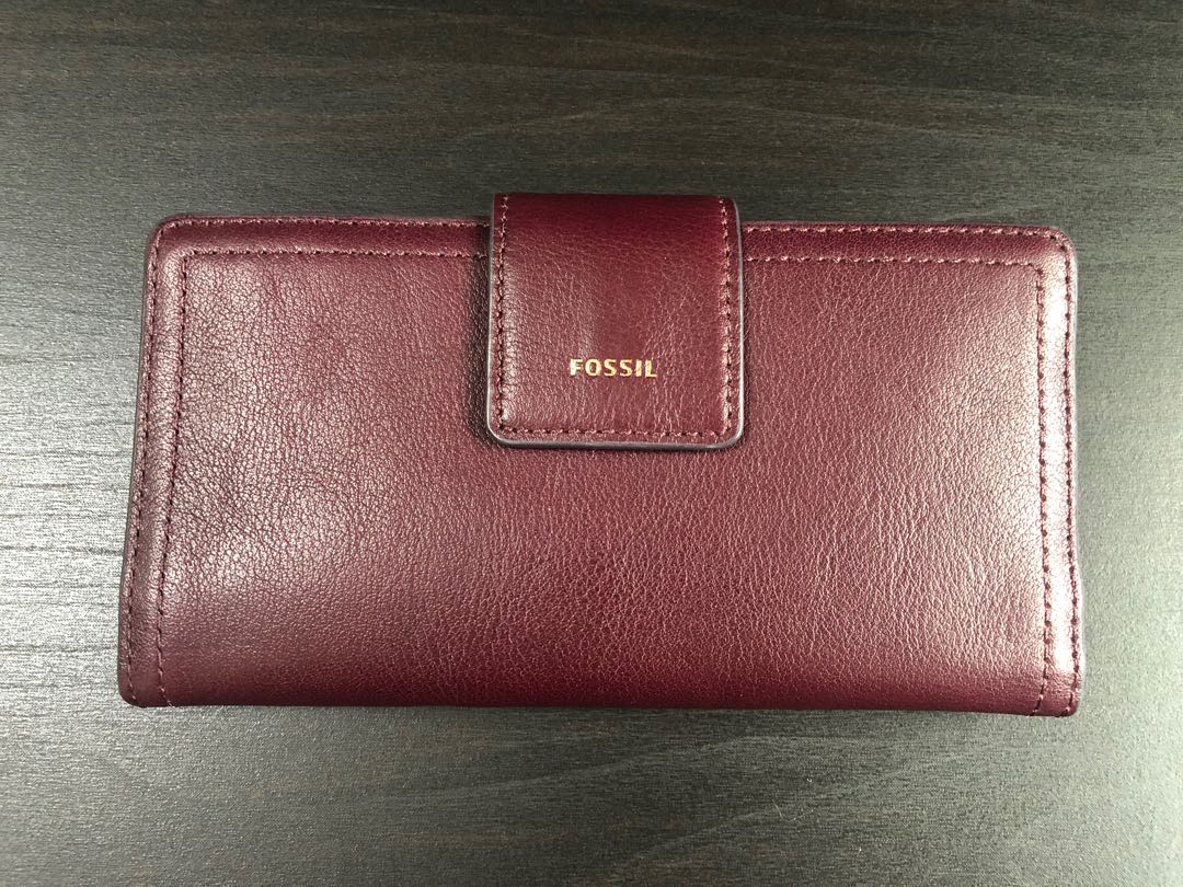 Fossil logan best sale tab fig