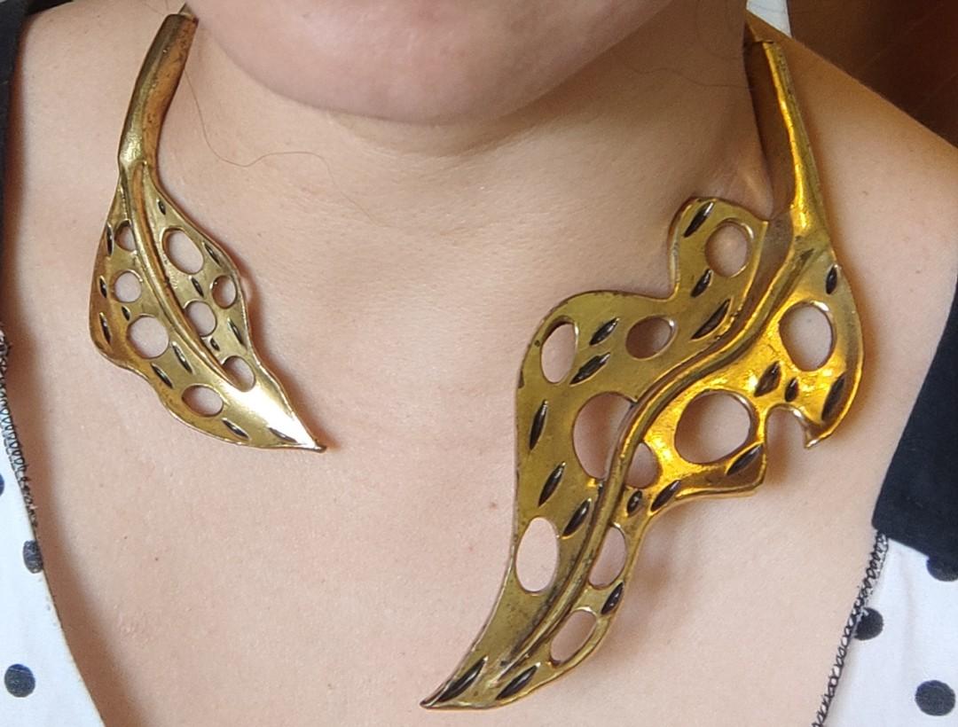 Gold leaf choker discount necklace